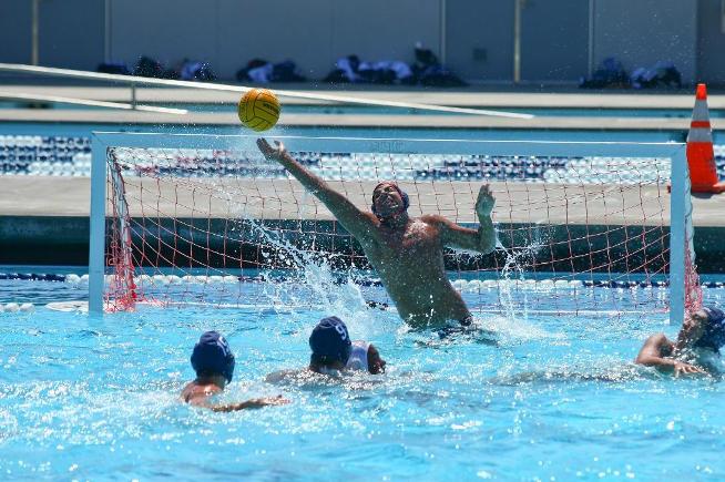 Alfredo De La Mora made 17 saves to help the Falcons defeat Ventura, 8-7