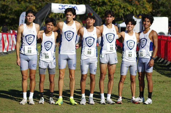 Men's cross country places fifth at 3C2A State Championships