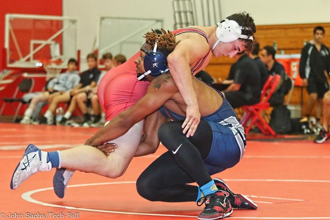 The Falcons went 5-0 at the Bakersfield Duals