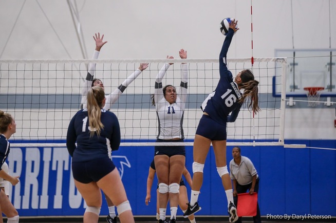 Gladys Garcia posted three kills against El Camino